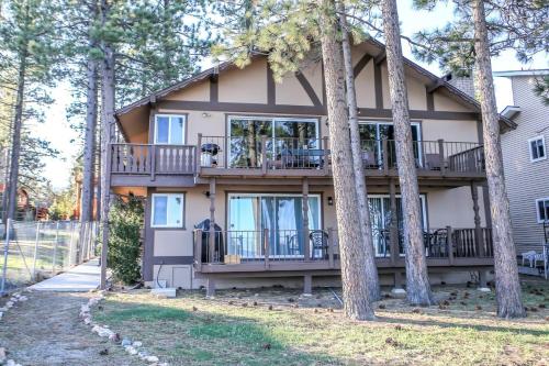 Lakefront Cottage