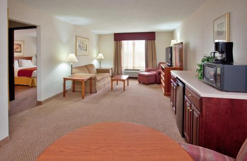 Seasons Inn & Suites Highland