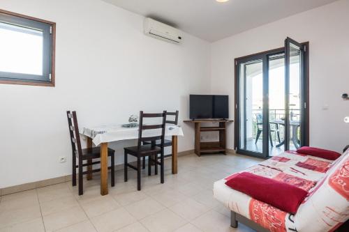 One-Bedroom apartment Standard image 10