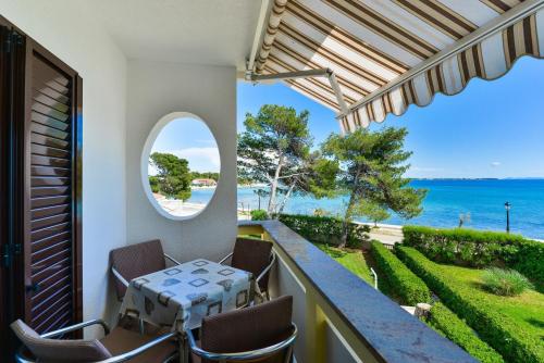 One-Bedroom Apartment with Balcony