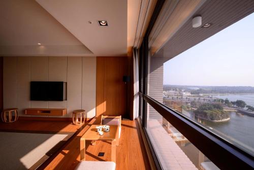 エバーリッチ ゴールデン レイク ホテル (昇恆昌金湖大飯店)