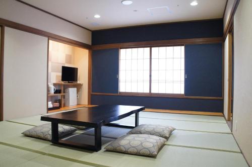 Japanese-Style Superior Family Room with Shared Bathroom - Non-Smoking