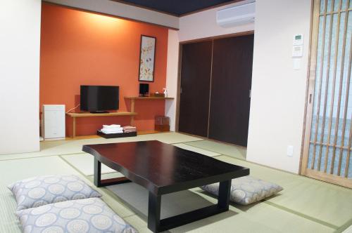 Japanese-Style Quadruple Room with Shared Bathroom - Non-Smoking