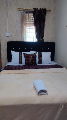Cendana Homestay Room Type - Double or Twin Room with Private Bathroom