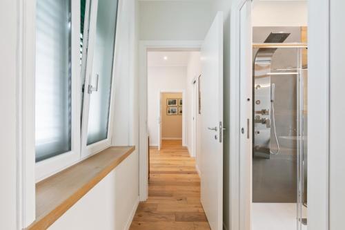 One-Bedroom Apartment image 10