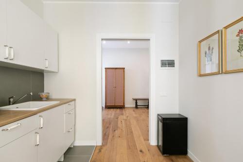 GuestHost - NotHotel Palermo Central Bright Apartment - image 5