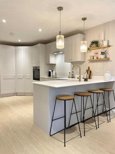 Konyha, Modern, central bungalow with Large Garden in Alderney