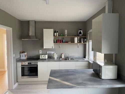 Donegal Beach Cottage with Sea Views & Internet TV, sleeps six in Lettermacaward