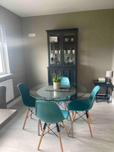Donegal Beach Cottage with Sea Views & Internet TV, sleeps six in Lettermacaward