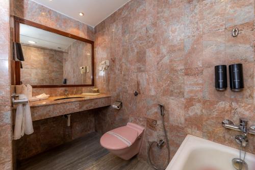 room detail thumbnail 2