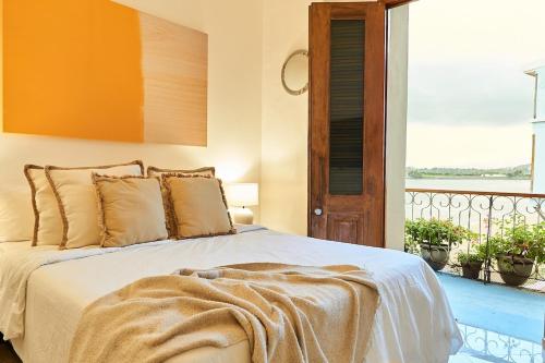 AmazINN Places private Splash Pool and relaxing Sound of Sea