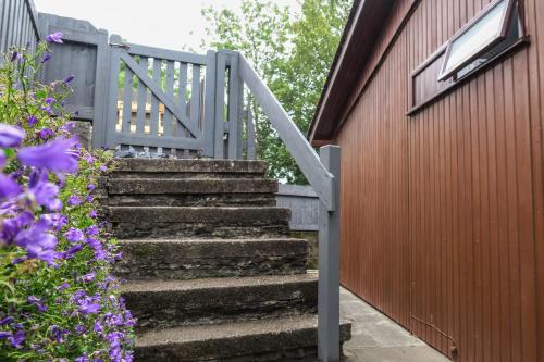 Riverside Chalet in heart of Lampeter, West Wales in 蘭彼得