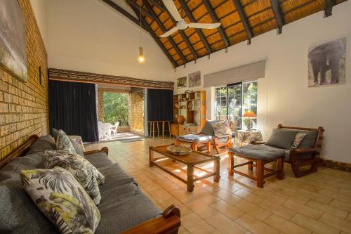 NJIRI LODGE - Your part of Africa