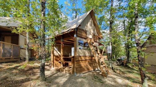 Tent - Split Level with shared bathroom