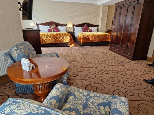 Lawlors Hotel - image 14