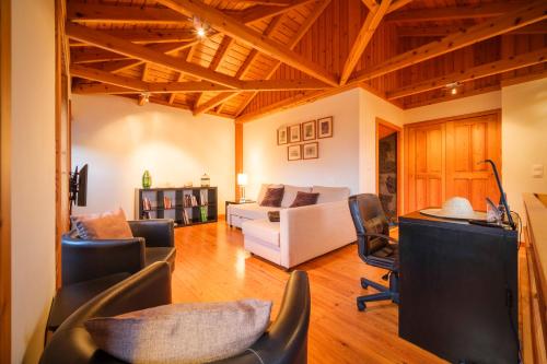 บริการและสิ่งอำนวยความสะดวก, Stone Home Casa do Caisinho Pico island in ซานโต อมาโร