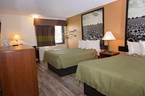 2 double beds