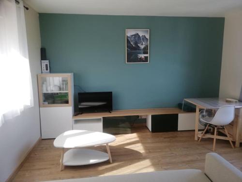 Jolie petite maison indépendante de plain-pied gîte à louer Kervic