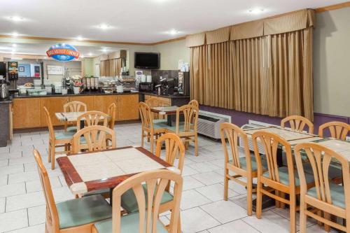 Baymont by Wyndham Decatur - image 9