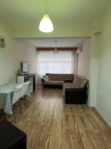 Fatih’in merkezinde 2+1 konforlu yüksek giriş daire