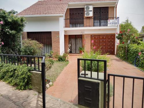 2 bedrooms, 5 beds