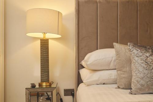 Deluxe City Apt Riverside Balcony &Free Parking, Leeds (Foto 9)