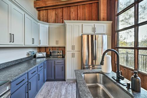 Fort White Retreat: Deck & River Access! in Fort White