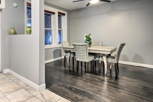 Quiet Chicago Townhome Walk to Subway Stations in Chicago, USA