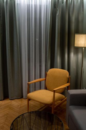 Green One-Bedroom Suite image 10