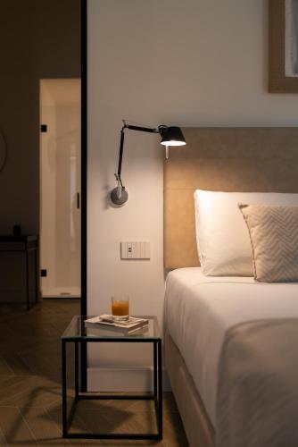 King Suite with Spa Bath image 2