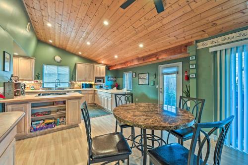Pet-Friendly San Diego Home 5 Mi to Pacific Beach in San Diego, USA