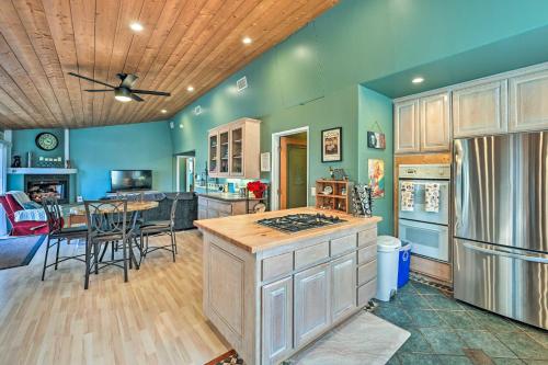 Pet-Friendly San Diego Home 5 Mi to Pacific Beach in San Diego, USA