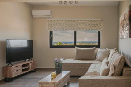 Two-Bedroom Apartment with Balcony and Sea View image 10