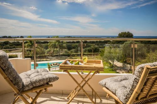 Two-Bedroom Apartment with Balcony and Sea View room in Queen Bee Residence