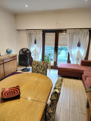 Chalet en primer piso, garage doble, macrocentro