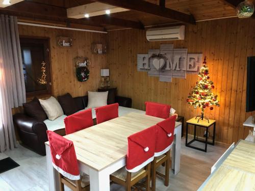 Le Chalet du Lac - Domaine de la Goujonne in Bray Sur Seine