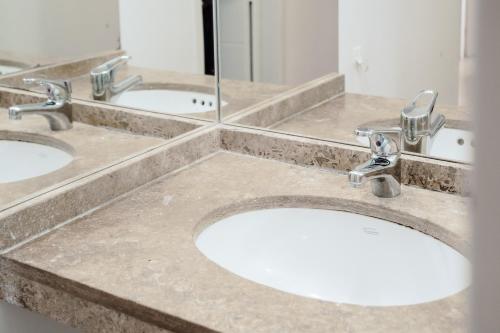 Standard Apartment image 8