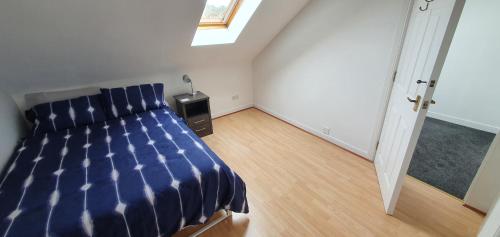 Spacious, modern 3 bedroom luxury flat in centre location