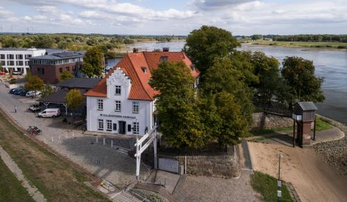 Traditionshaus by Zollenspieker Fahrhaus Hamburg