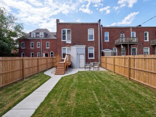 St Louis 2BD 2BA, Forest park, BJ Hospital, Science Center, eats
