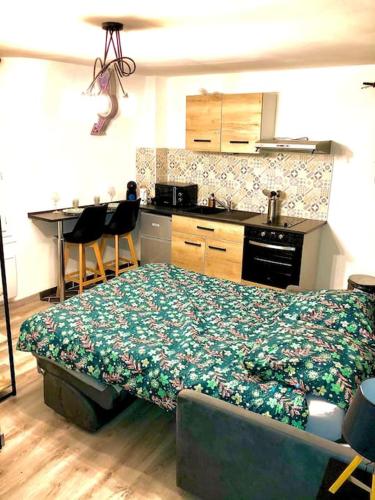 Le Mécanique Room centre ville, parking gratuit (Le Mecanique Room centre ville, parking gratuit) in ซ็อง