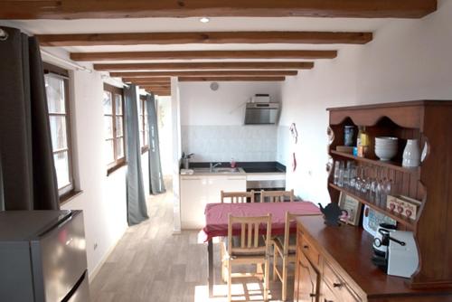 One-Bedroom Apartment image 5
