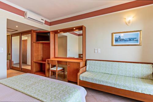 Hydramis Palace Beach Resort - image 6