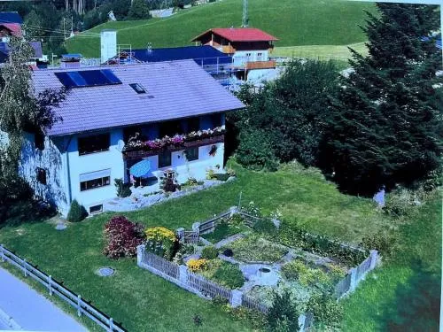 Schöne Unterkunft mit Parkplatz und Bikergarage ohne Küche in Missen-Wilhams, Deutschland