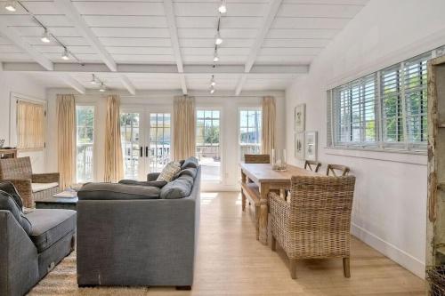 Walk to Beach, Patio with Ocean View, AC in Carlsbad, USA
