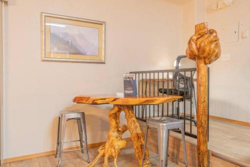 The Northern Driftwood Inn 1.0 detail