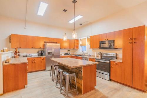Kitchen, The Northern Driftwood Inn 1.0 in Tofte (MN)