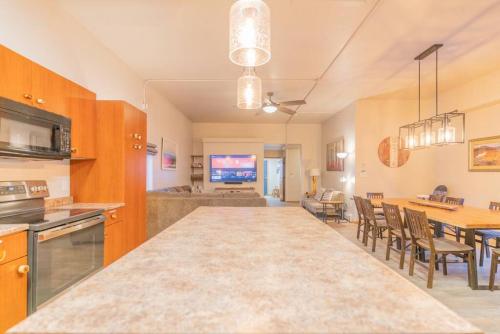 Kitchen, The Northern Driftwood Inn 1.0 in Tofte (MN)