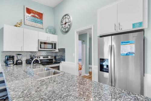 Gulf View 306 by RealJoy Vacations - image 14