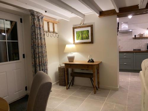 Gower Villa Luxury Cottage, 2 bedroom en-suite with Hot Tub